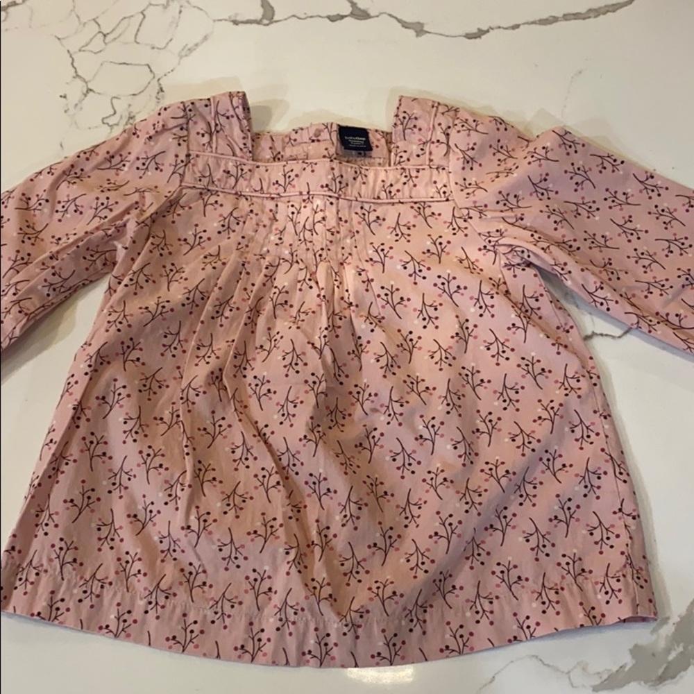 Girls 4T long-sleeve and light-weight shirt